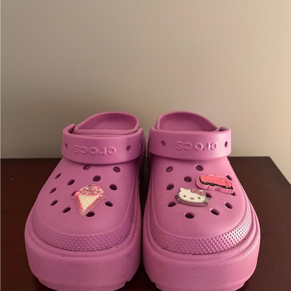 Women’s Lavender Platform Crocs - Picture 4 of 4